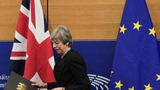 Torna l’incertezza sul voto di Brexit, sterlina e Borse si indeboliscono