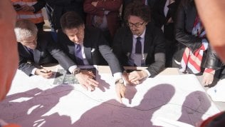 “Sblocca-cantieri”, la bozza senza il mini condono va in Cdm. Ma l’accordo tra Lega e M5s non c’è