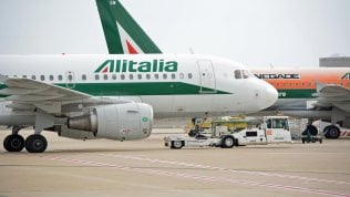 Aerei, sciopero confermato per lunedì 25 marzo. A terra quasi 100 voli Alitalia