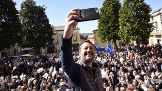 Salvini lancia la “flat tax” per i dipendenti. Per il Tesoro costerebbe quasi 60 miliardi