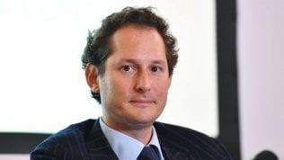 Fca, il Financial Times rilancia: “Elkann spinge per un’alleanza”