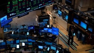 Borse in cauto rialzo con le trimestrali Usa, Milano +0,12%