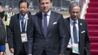 Cina, Conte rassicura: “Attenti a iniziative predatorie sul 5G”