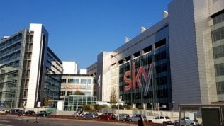 Sky, ancora una multa: “Non ha garantito ai clienti del calcio il diritto di recesso”